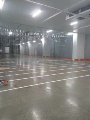 Застосування ПВХ-завіс для зберігання металевих виробів