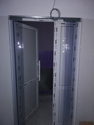 Завіси у проході